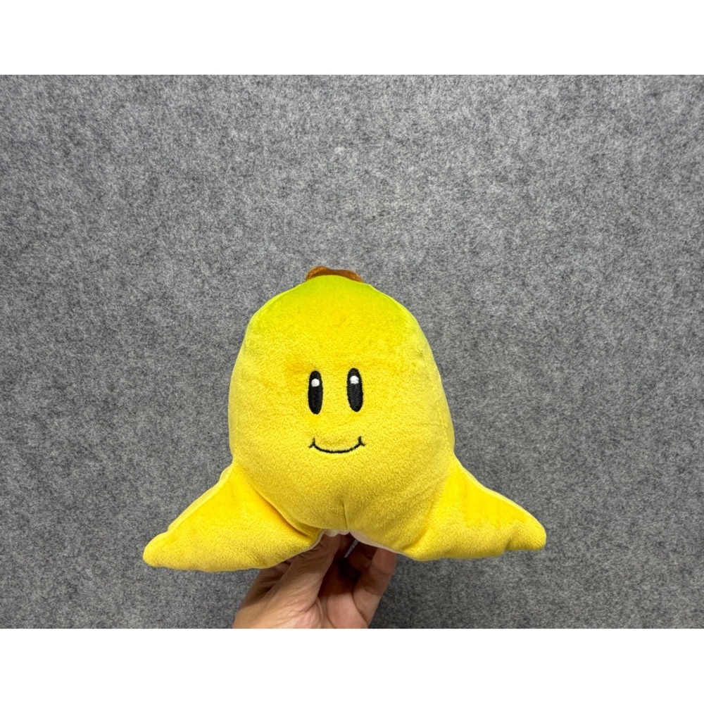 Super Mario Club Mocchi-Mocchi Banana Peel Plush TOMY T12703N Yellow 6 Inch